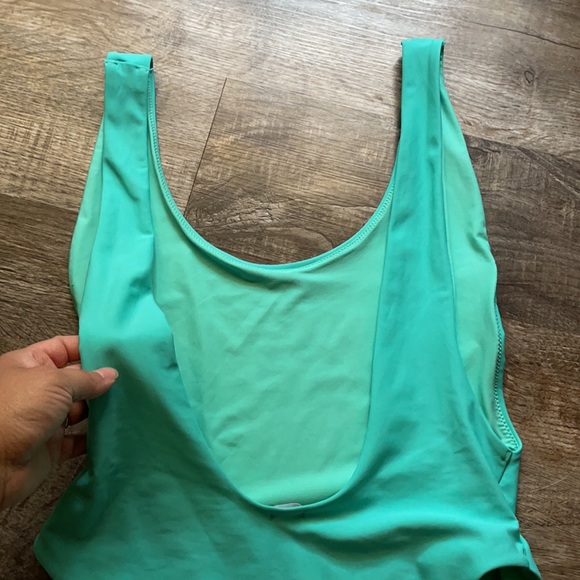 Aerie vaycay all day swimsuit - Picture 4 of 5